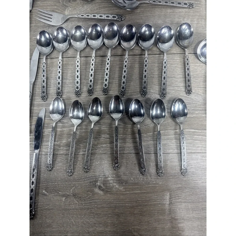 Oneida Northland San Francisco Flatware Lot 31 Pieces No Dinner Forks